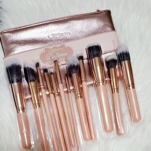 Makeup brush